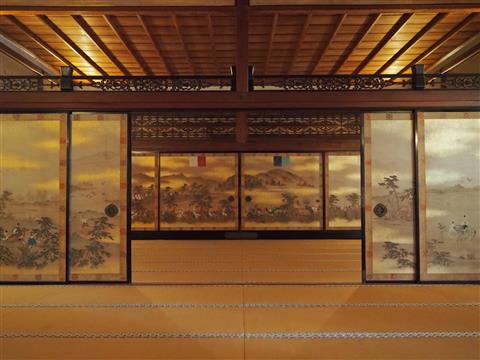 仁和寺 御所庭園（宸殿内部） クレジット：京都市観光協会